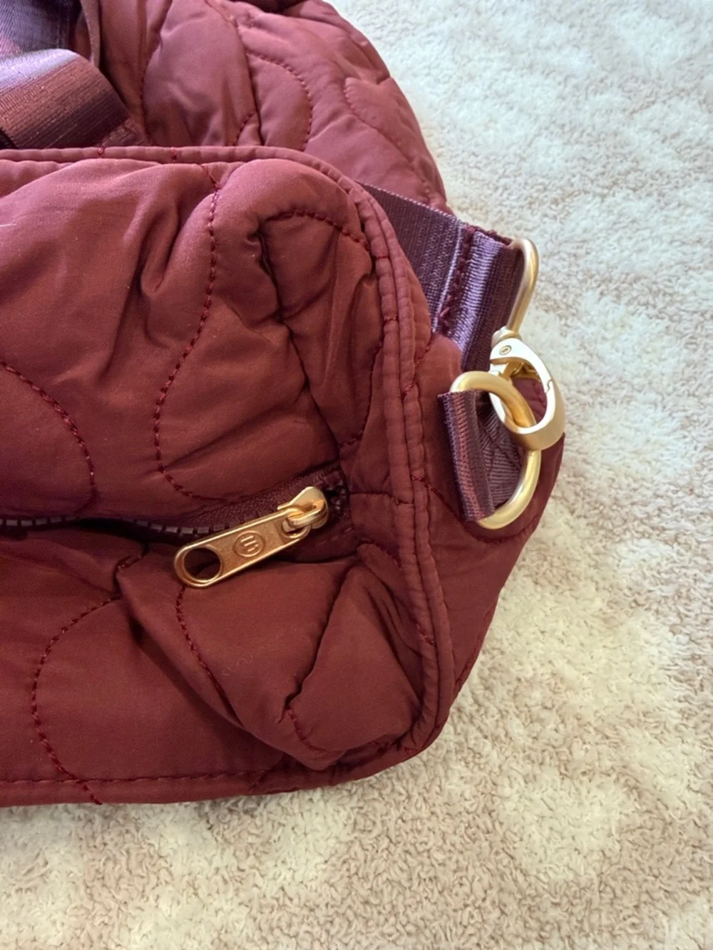 • NEW • Wantable • Quilted Tote Bag in Burgundy with shoulder strap & long strap - Picture 6 of 12